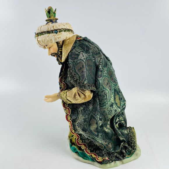 Member's Mark Nativity King Wiseman Figurine 9.5in Hand-Painted Christmas Decor - Picture 6 of 9